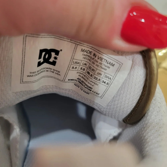 DC Tribeka V Le Gold Sate Shoe Sneaker Women's Size 5.5 Unilite New - Picture 5 of 10